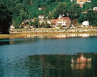 **** Resort Sterling Kodai Lake Munnar India